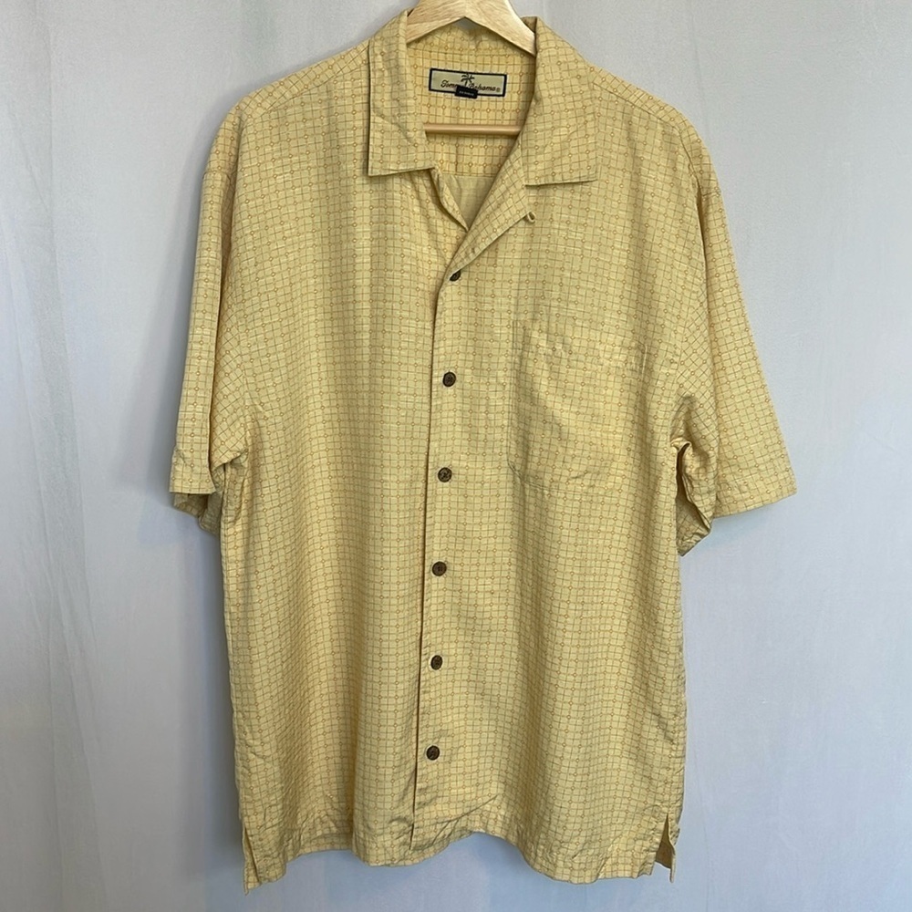Tommy Bahama 100% Silk Short Sleeve Button Down Camp Shirt Size M Yellow